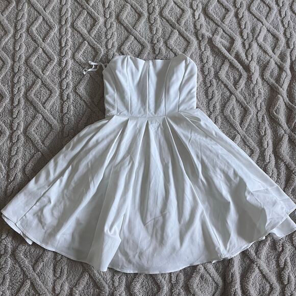 House of CB Emmanuela White Strapless Pleated Mini Dress Size S (Taller length) - Picture 2 of 8